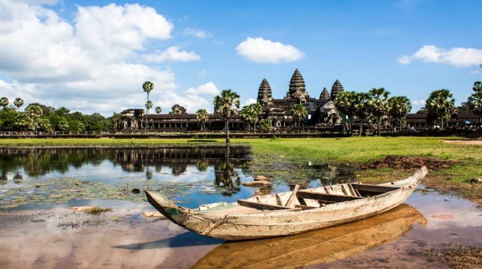 Among the Cambodia eVisa requirements for Canadian citizens, travelers need a valid passport, email address, and debit or credit card.