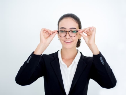 How to start an online eyeglass business